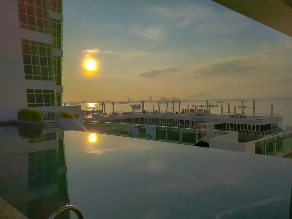 Georgetown Seaview Seafront Duplex Hotel George Town